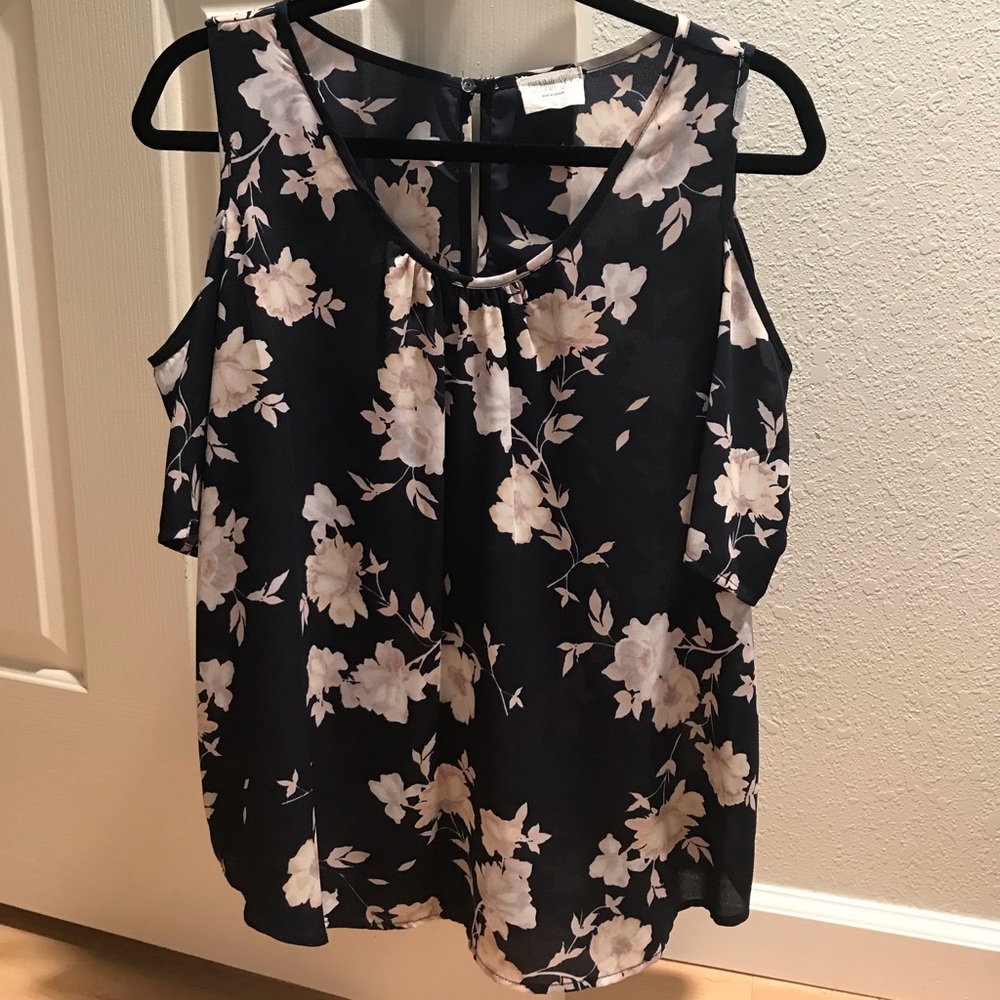 Open Shoulder Printed Blouse